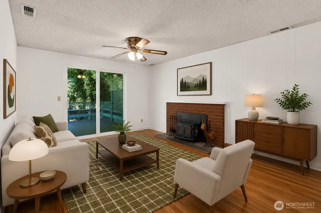 4907 181st Place SW Lynnwood WA 98037