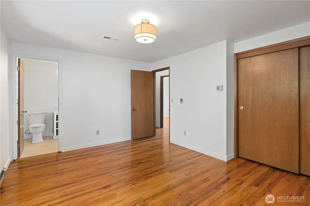 4907 181st Place SW Lynnwood WA 98037