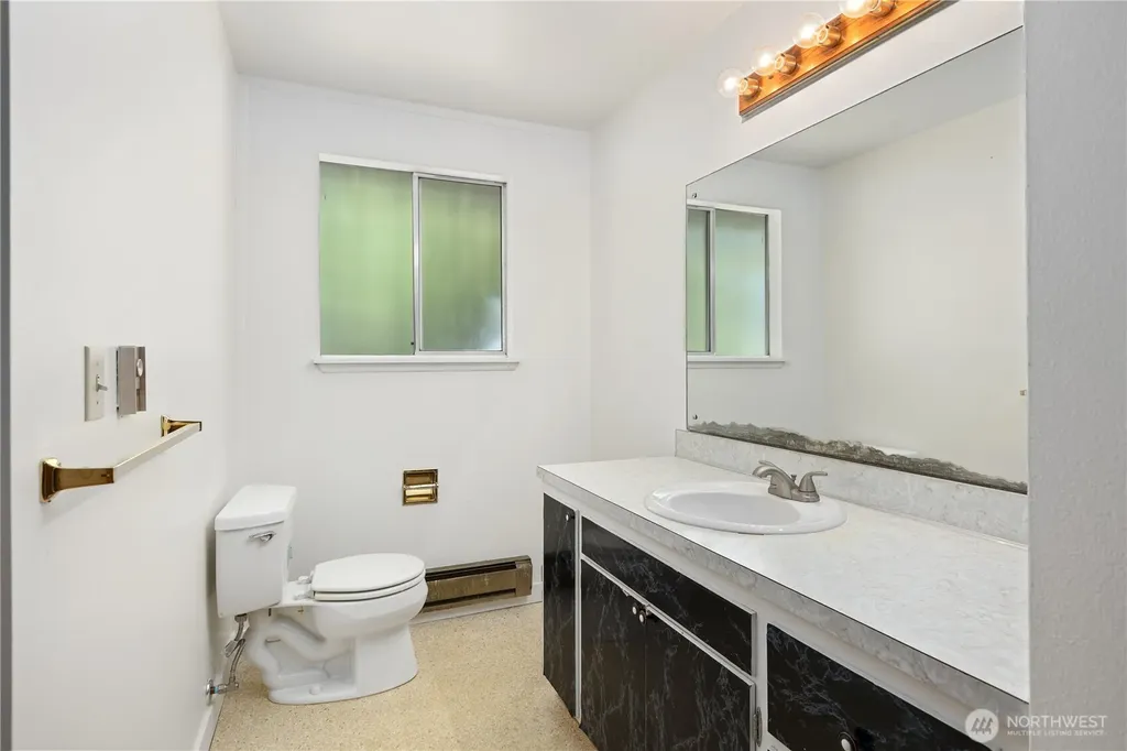4907 181st Place SW Lynnwood WA 98037