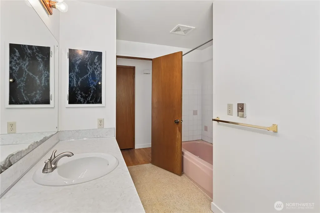 4907 181st Place SW Lynnwood WA 98037