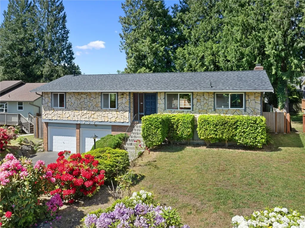4907 181st Place SW Lynnwood WA 98037