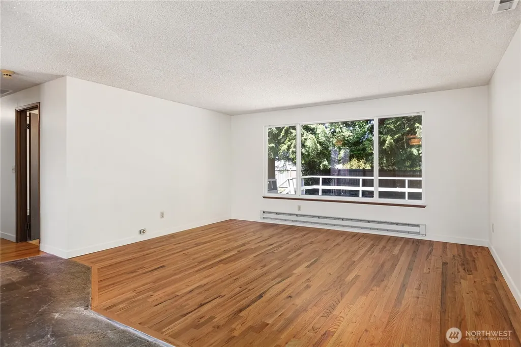 4907 181st Place SW Lynnwood WA 98037