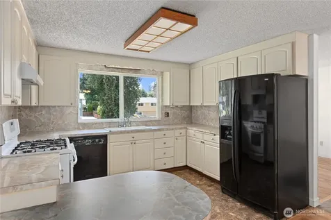 4907 181st Place SW Lynnwood WA 98037