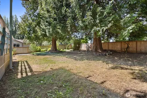 4907 181st Place SW Lynnwood WA 98037