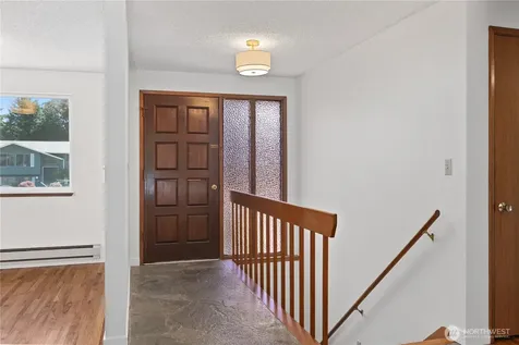 4907 181st Place SW Lynnwood WA 98037