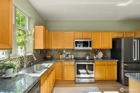6022 29th Avenue SW Seattle WA 98126