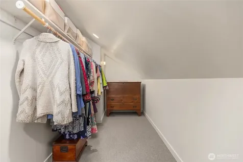 4670 Flying Goat Avenue NE Bainbridge Island WA 98110