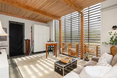 4670 Flying Goat Avenue NE Bainbridge Island WA 98110