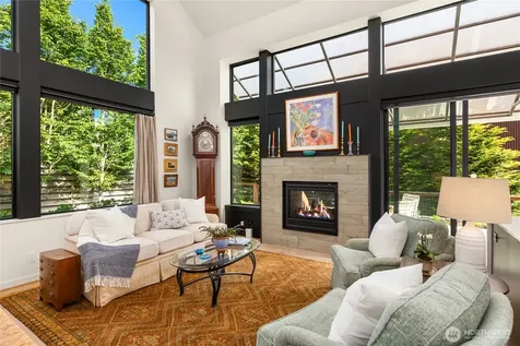 4670 Flying Goat Avenue NE Bainbridge Island WA 98110