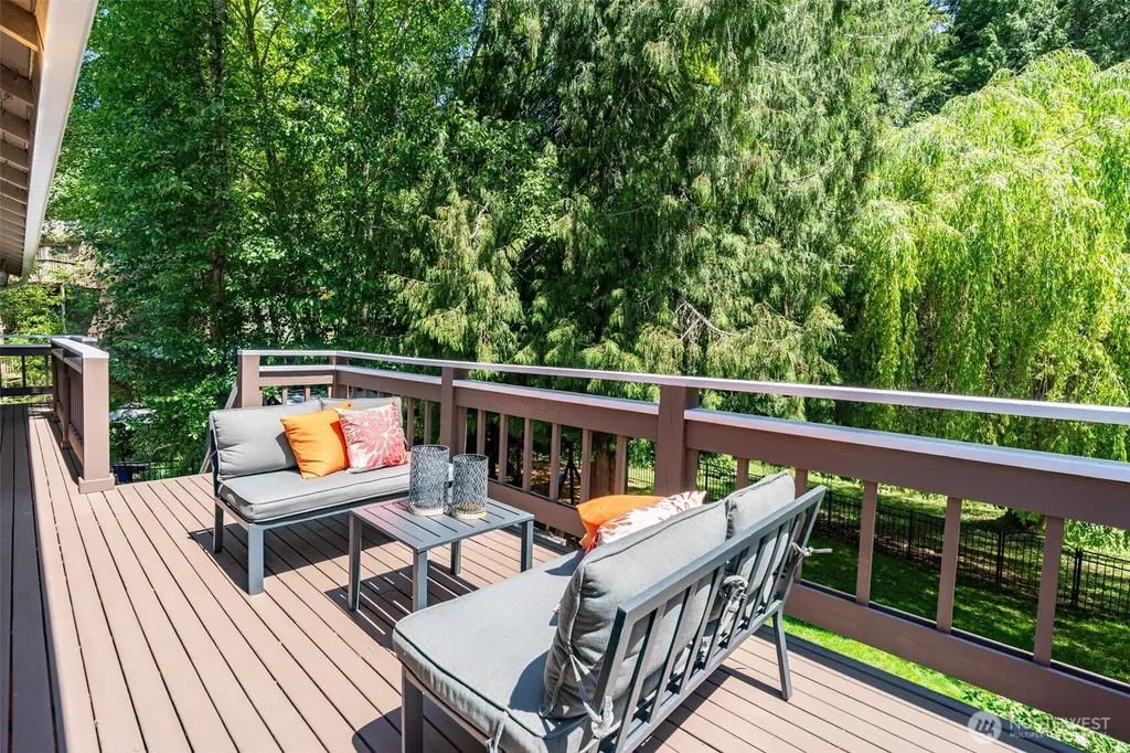 20042 12th Avenue NE Shoreline WA 98155