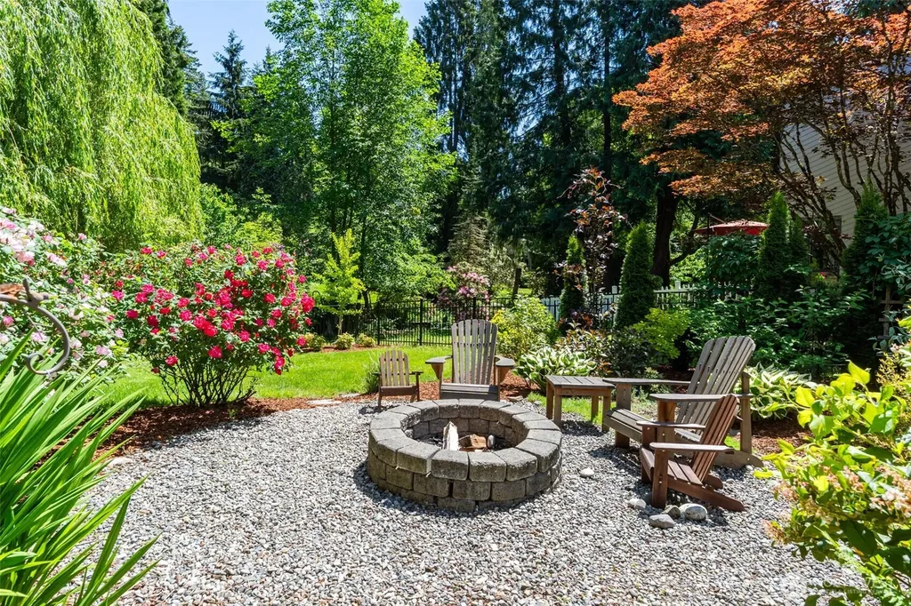 20042 12th Avenue NE Shoreline WA 98155