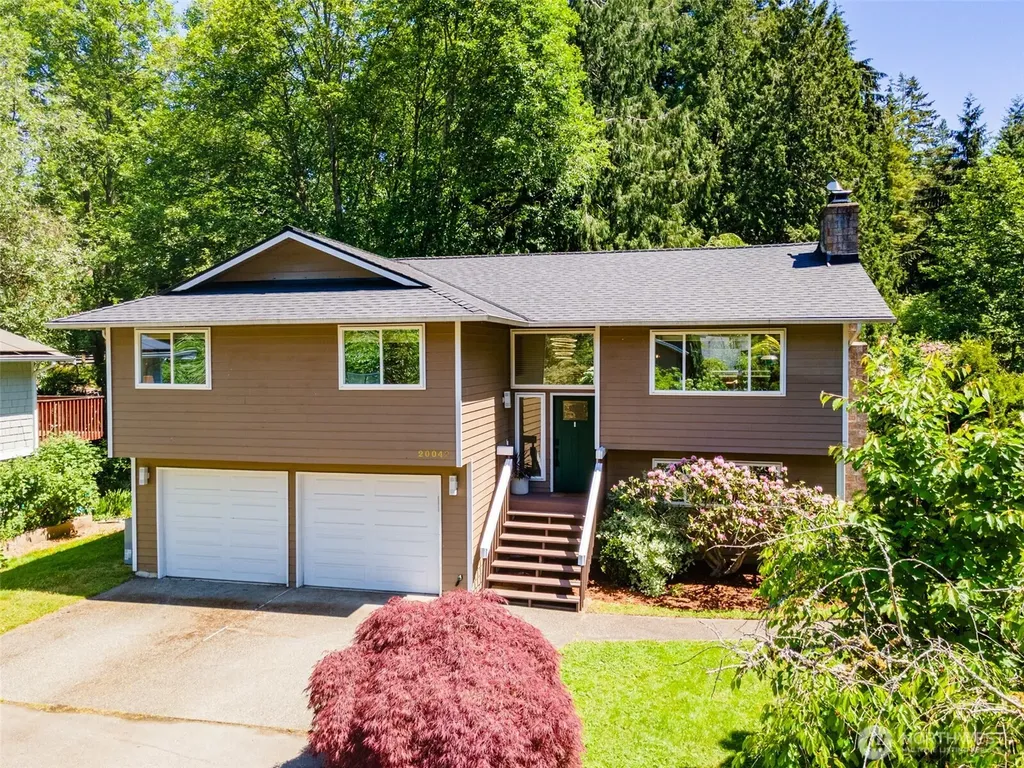 20042 12th Avenue NE Shoreline WA 98155