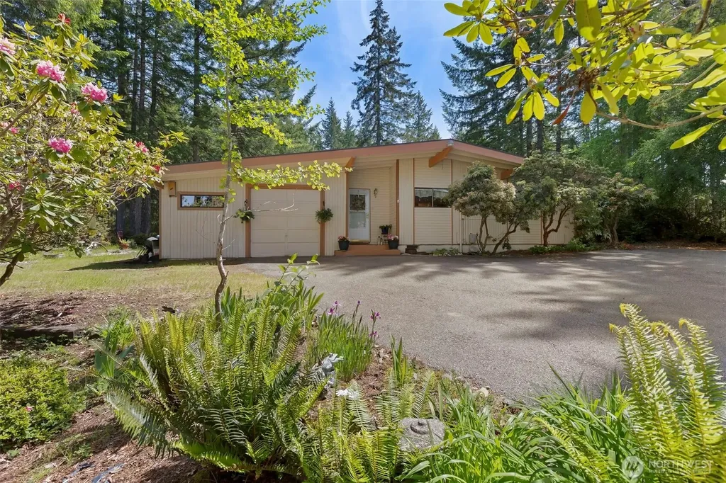 91 E Jack Pine Lane Union WA 98592