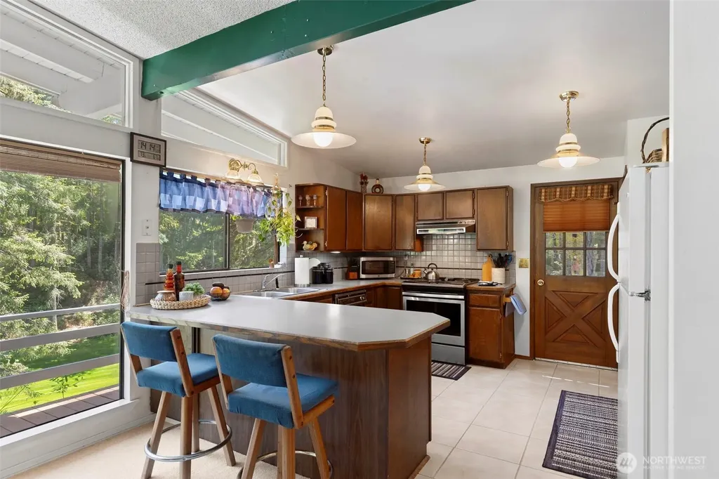 91 E Jack Pine Lane Union WA 98592