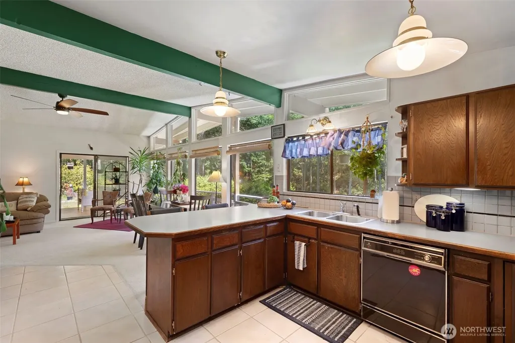 91 E Jack Pine Lane Union WA 98592