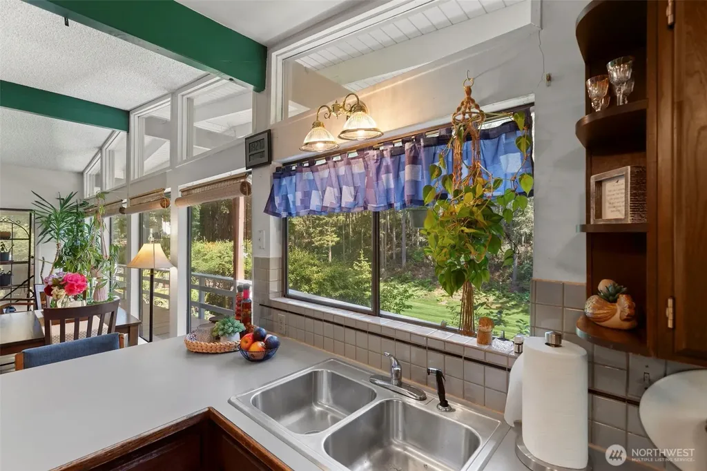 91 E Jack Pine Lane Union WA 98592