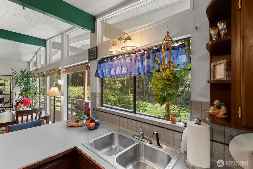 91 E Jack Pine Lane Union WA 98592