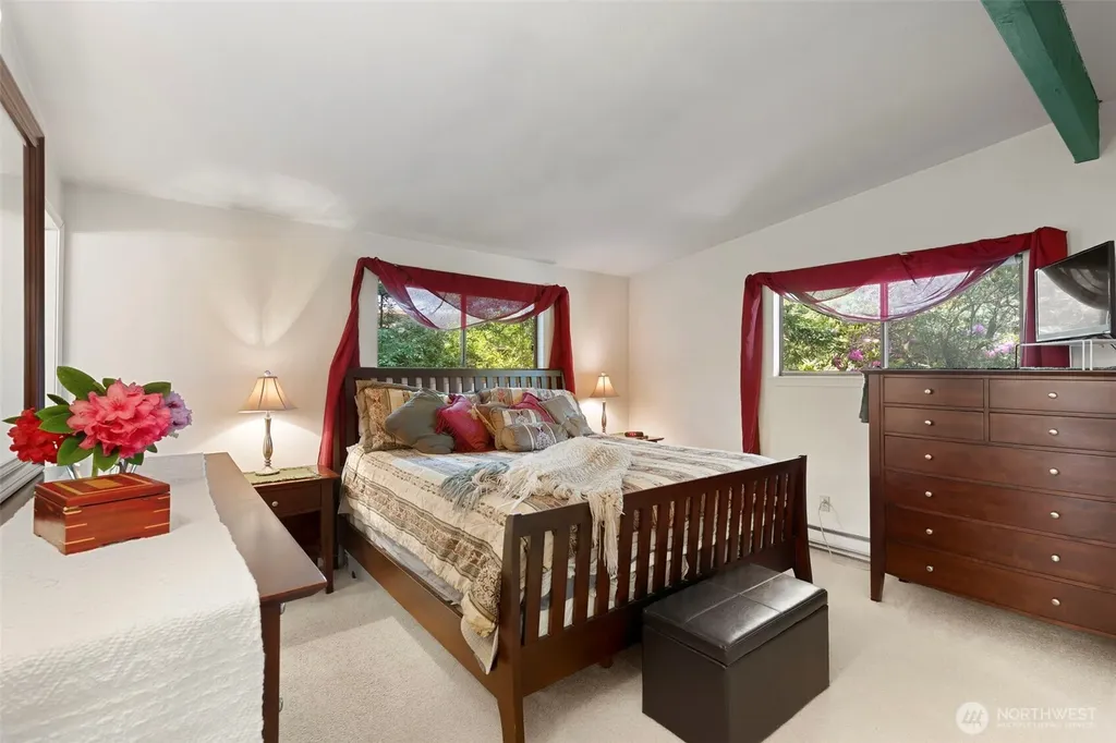 91 E Jack Pine Lane Union WA 98592