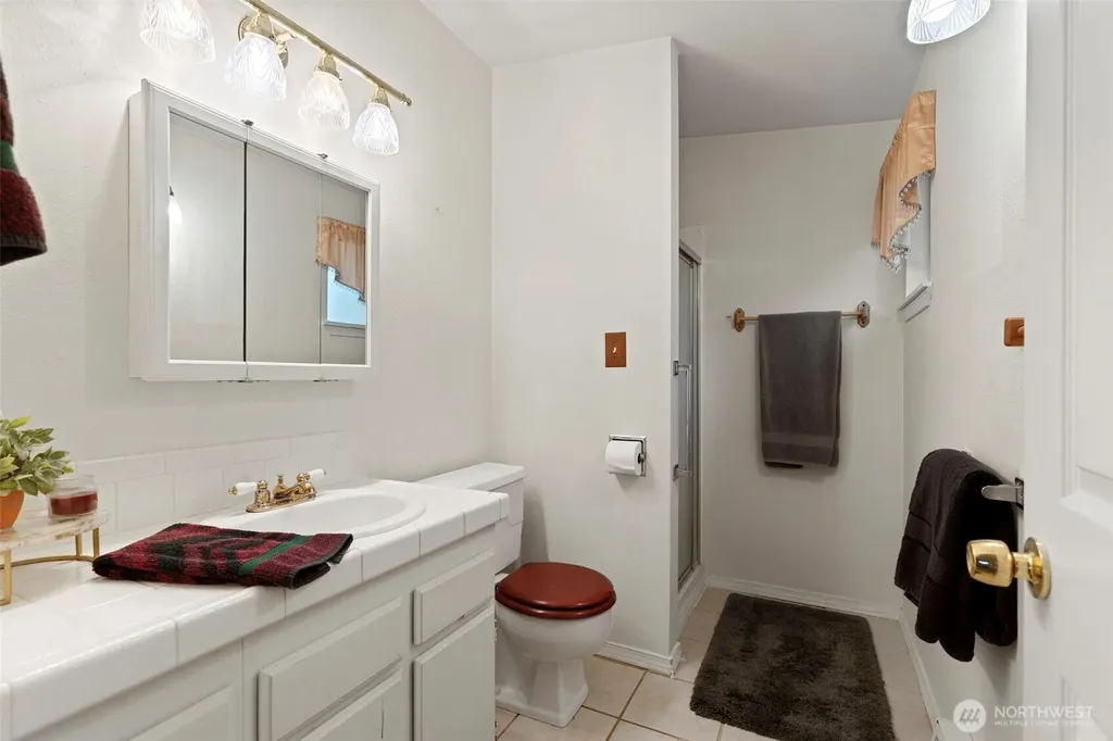91 E Jack Pine Lane Union WA 98592