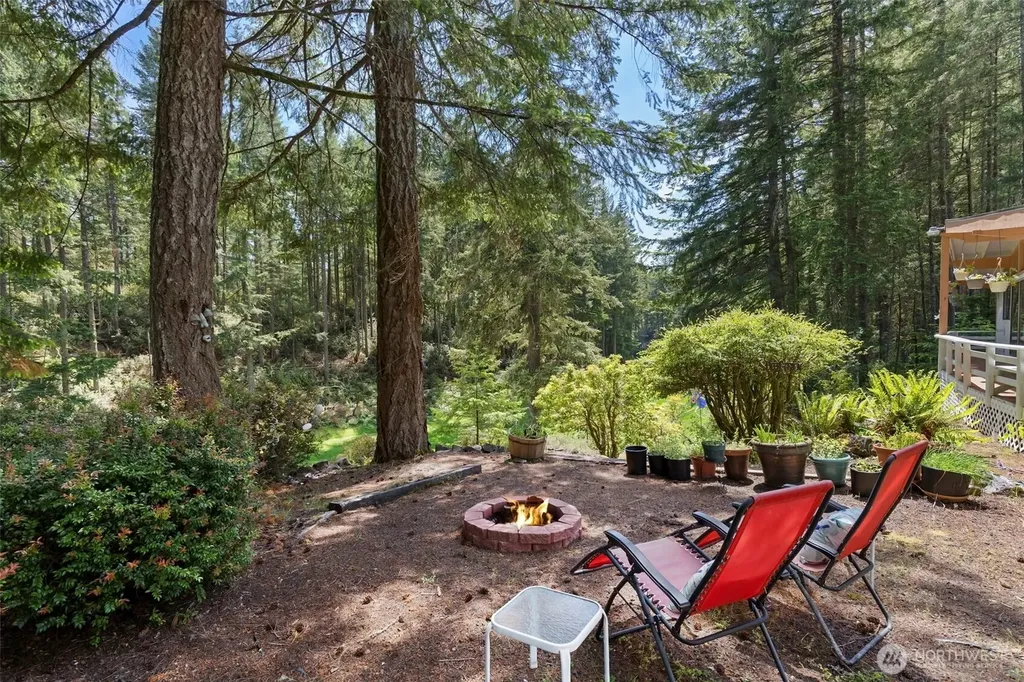 91 E Jack Pine Lane Union WA 98592