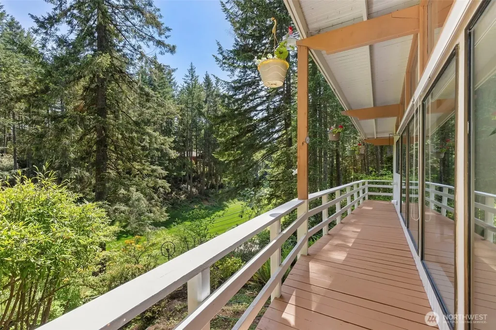 91 E Jack Pine Lane Union WA 98592
