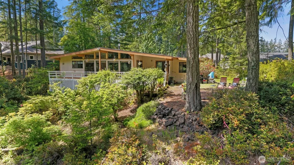 91 E Jack Pine Lane Union WA 98592