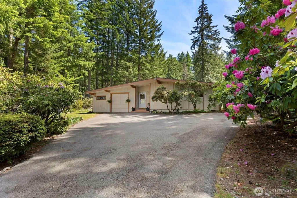 91 E Jack Pine Lane Union WA 98592