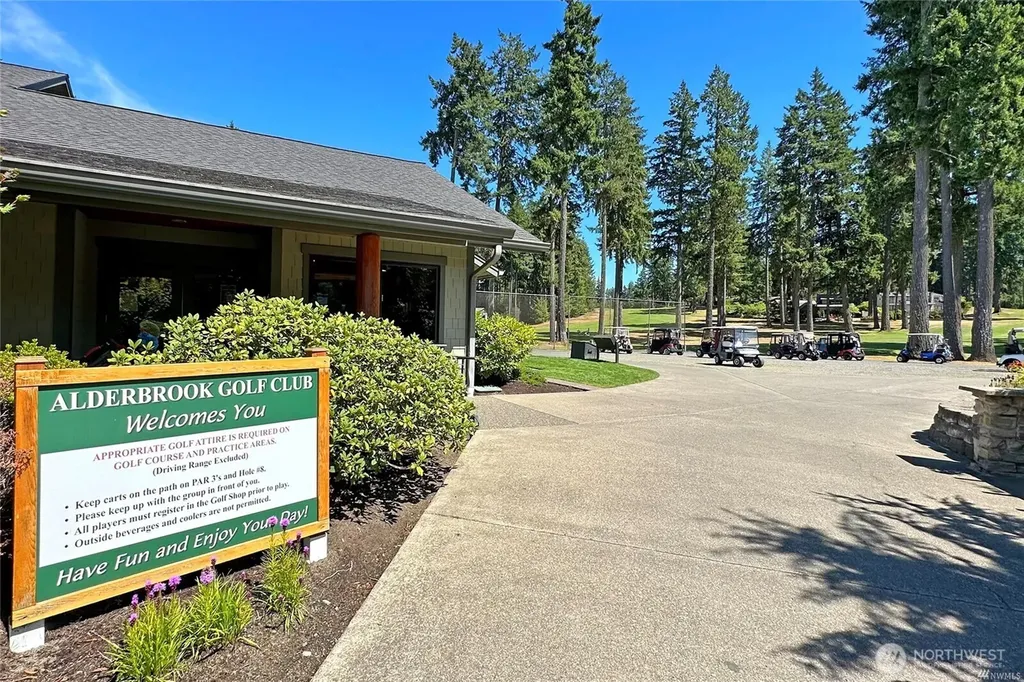 91 E Jack Pine Lane Union WA 98592