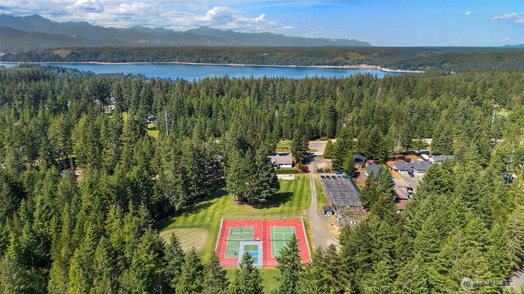 91 E Jack Pine Lane Union WA 98592