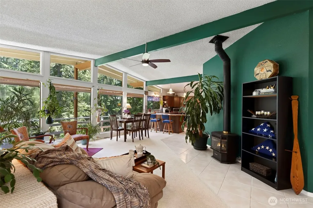 91 E Jack Pine Lane Union WA 98592