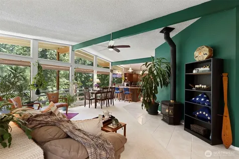 91 E Jack Pine Lane Union WA 98592