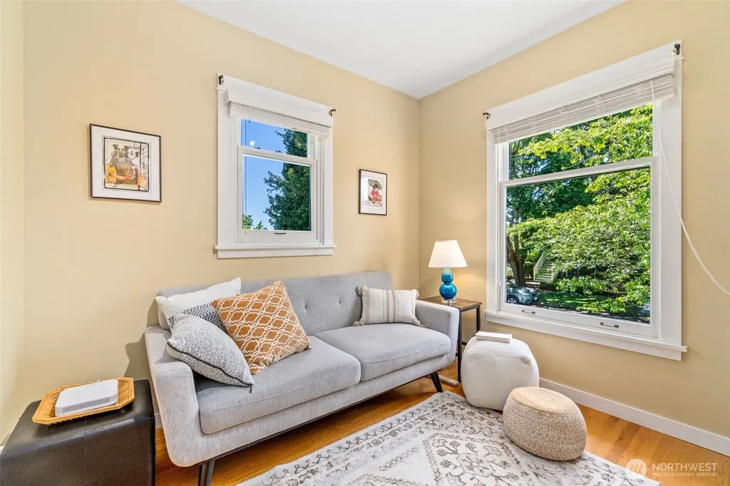 943 NW 60th Street Seattle WA 98107