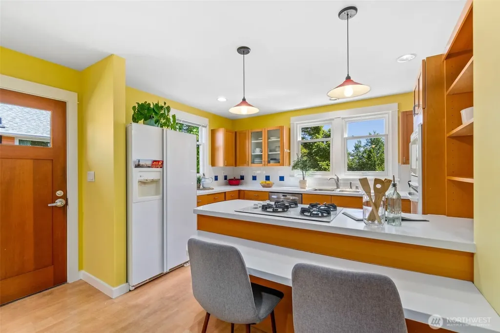 943 NW 60th Street Seattle WA 98107