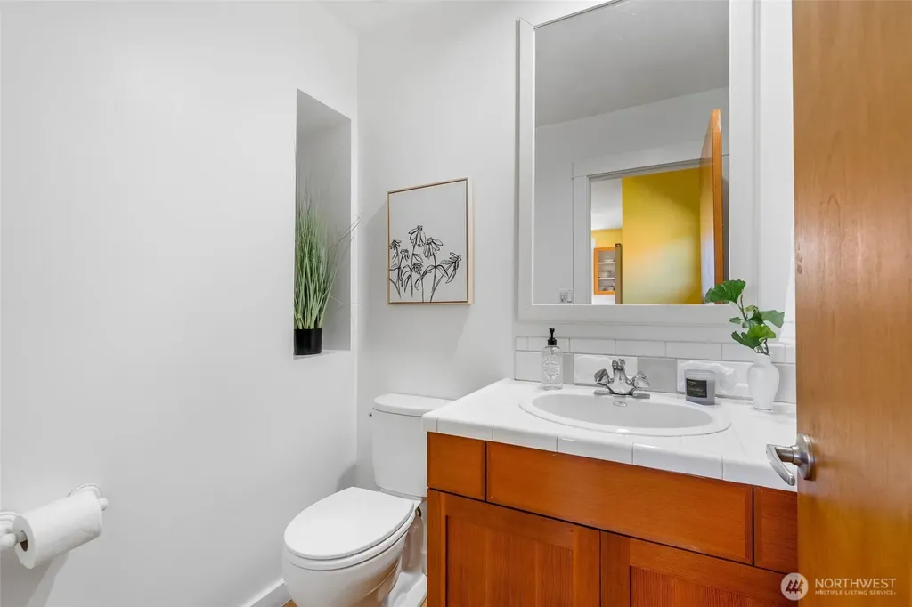 943 NW 60th Street Seattle WA 98107