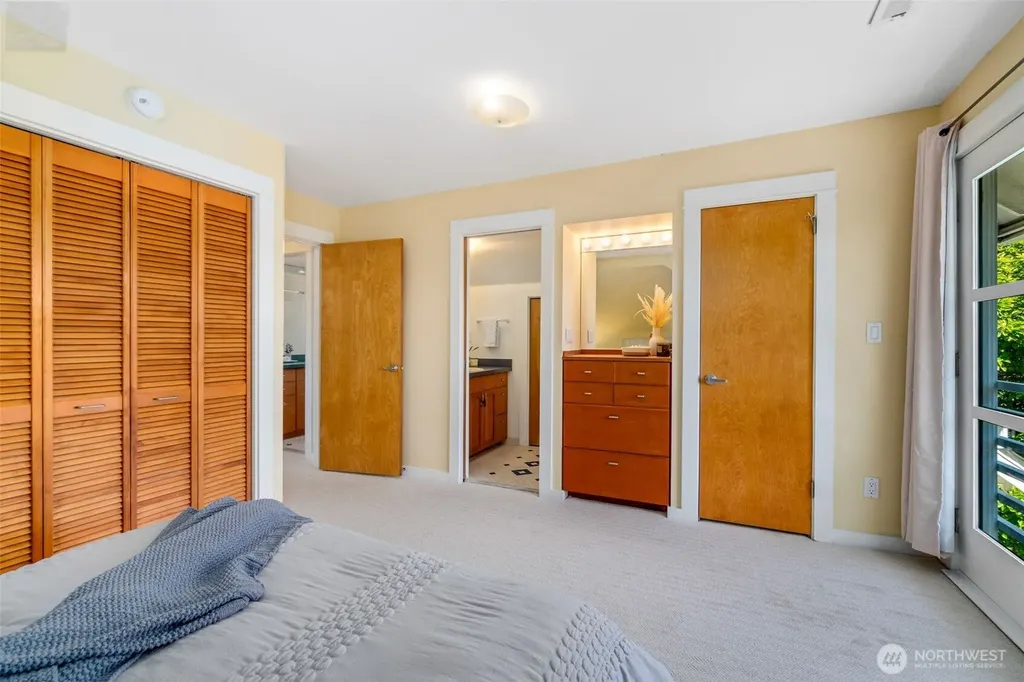 943 NW 60th Street Seattle WA 98107
