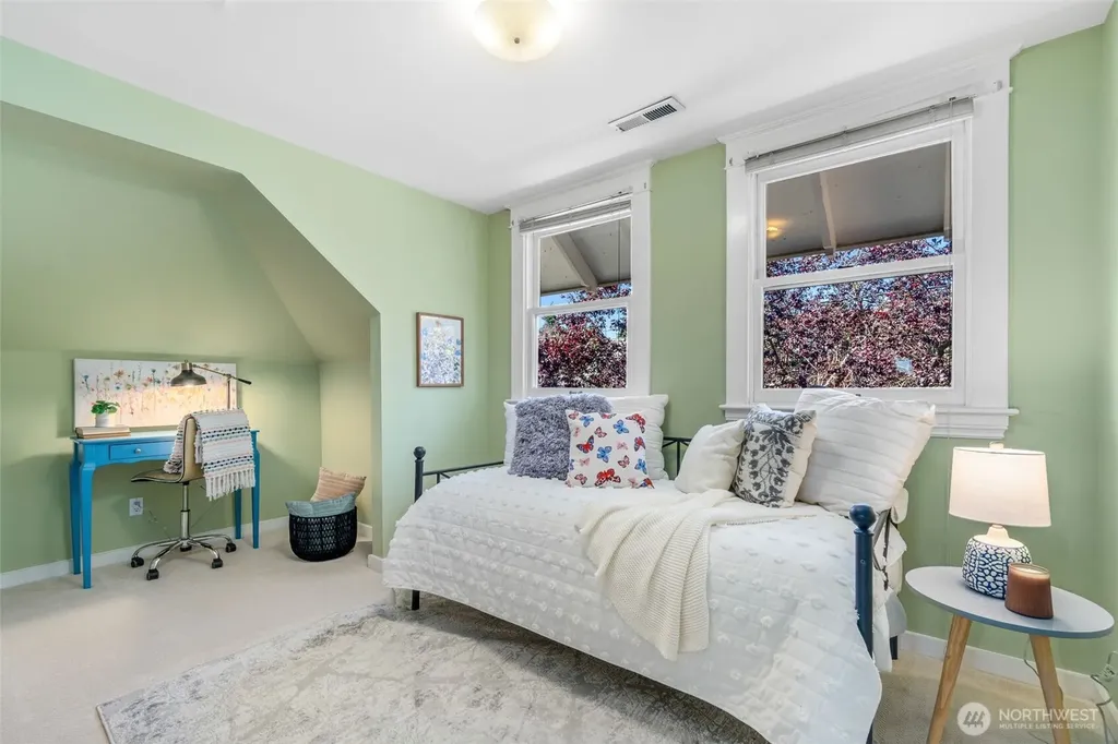 943 NW 60th Street Seattle WA 98107