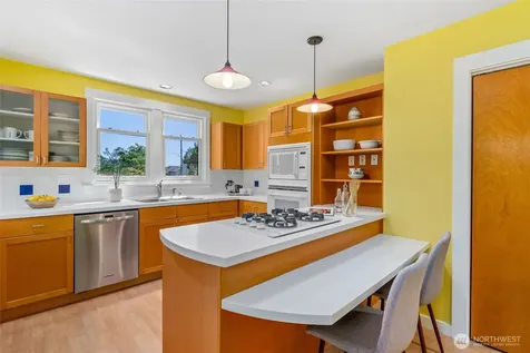943 NW 60th Street Seattle WA 98107
