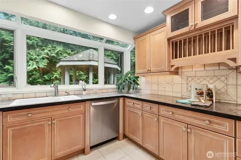 24705 SE Mirrormont Way Issaquah WA 98027
