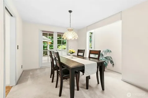 24705 SE Mirrormont Way Issaquah WA 98027