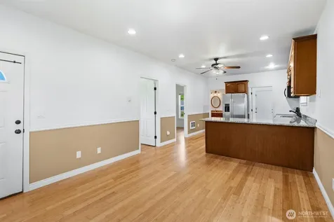 1823 Summit Avenue Everett WA 98201