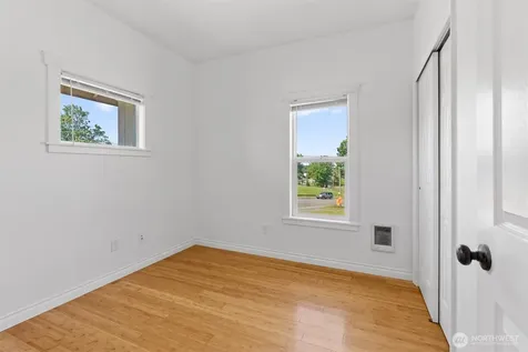 1823 Summit Avenue Everett WA 98201