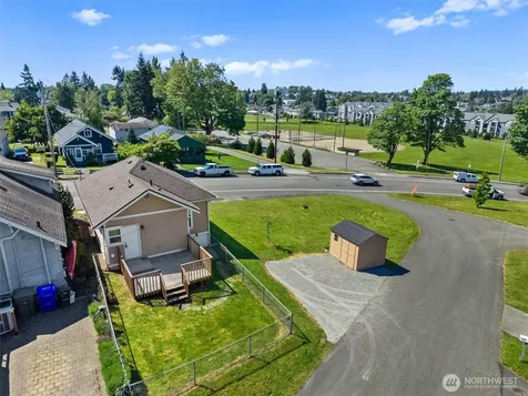 1823 Summit Avenue Everett WA 98201