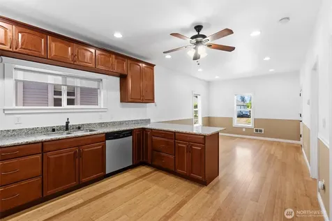 1823 Summit Avenue Everett WA 98201