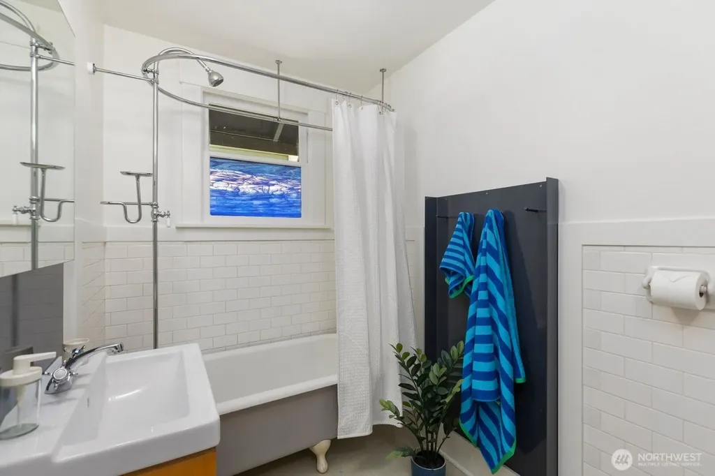 6029 45th Avenue SW Seattle WA 98136