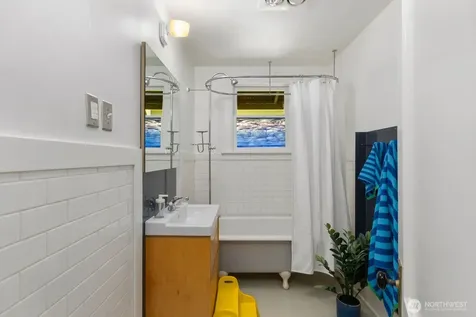 6029 45th Avenue SW Seattle WA 98136