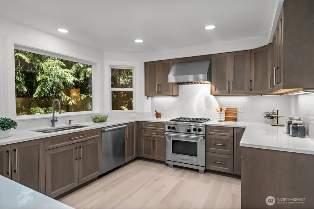 15732 111th Avenue NE Bothell WA 98011