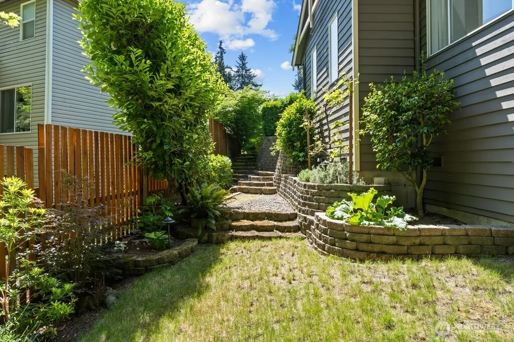 15732 111th Avenue NE Bothell WA 98011