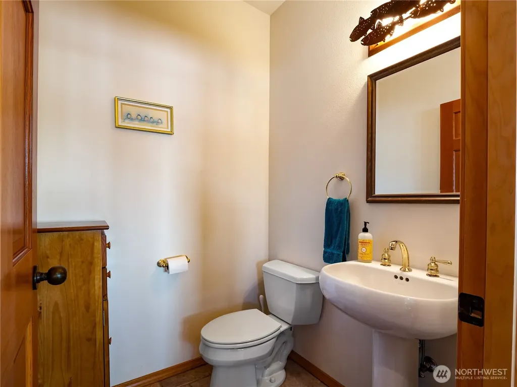 56 Silcox Island Lakewood WA 98498