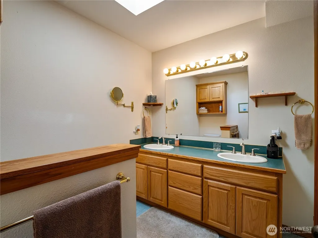 56 Silcox Island Lakewood WA 98498