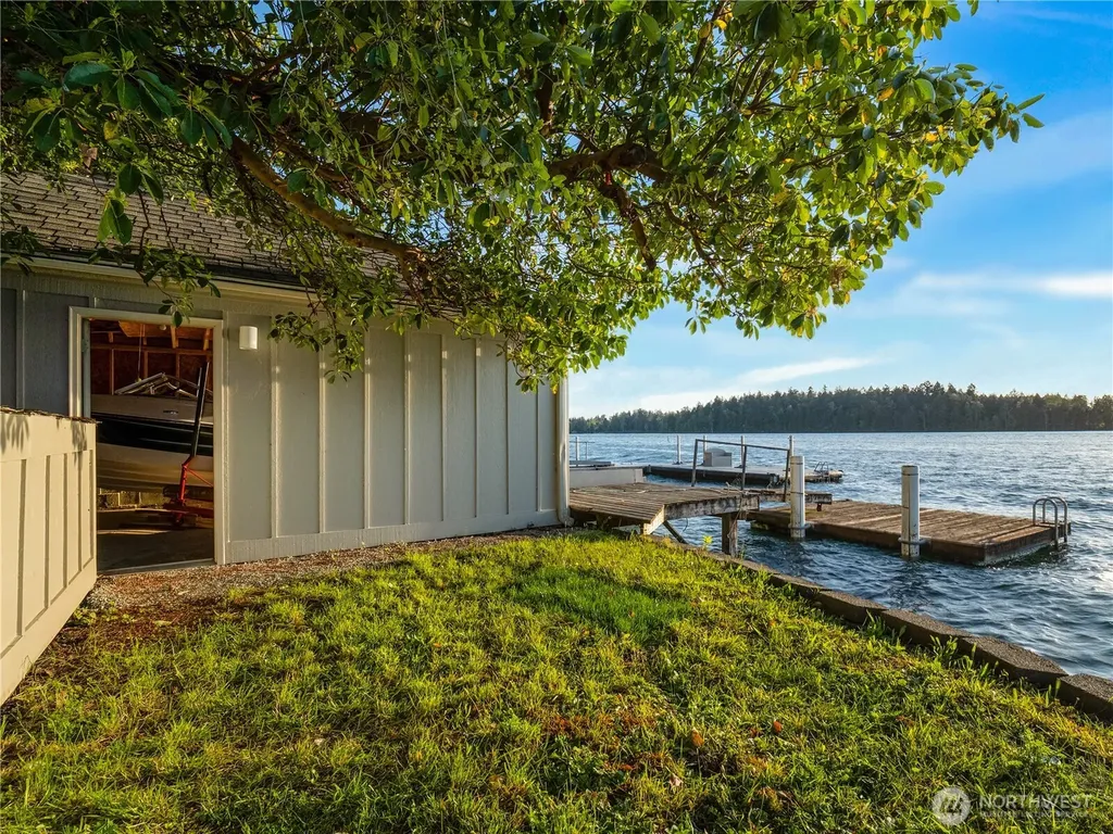 56 Silcox Island Lakewood WA 98498